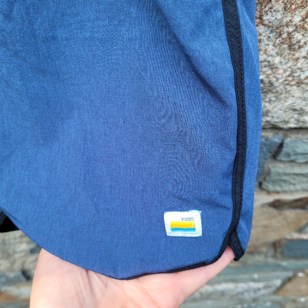 Vuori Banks board shorts 7" unlined - Picture 4 of 16